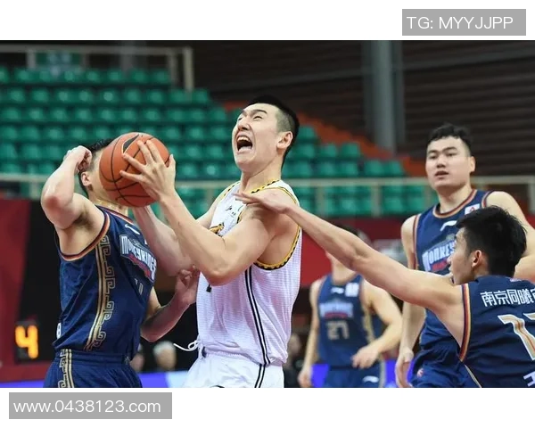 南京篮球队整体压制策略分析与得失评估探讨